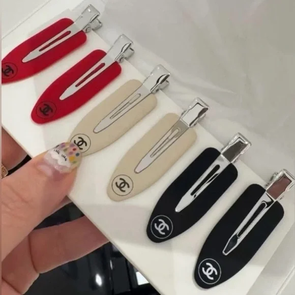 NEW Chanel Hair Clips Set of 6 Red Cream & Black - Picture 4 of 4